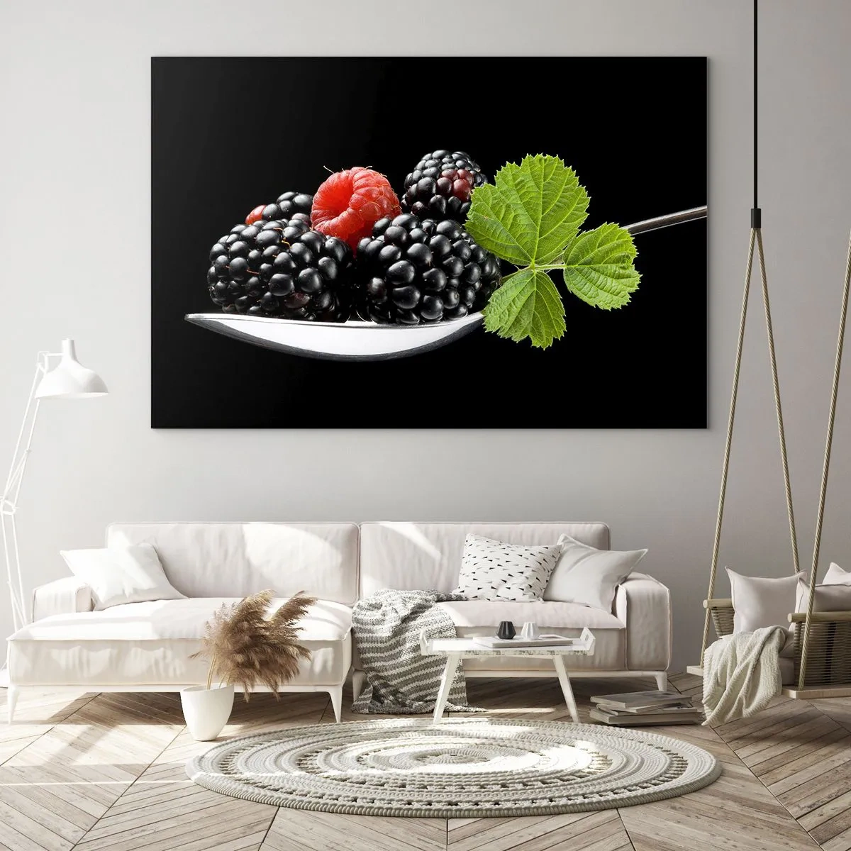 Quadro su vetro - Lamponi e more su un cucchiaio con una foglia verde su uno sfondo nero - 70x50cm - I sapori della freschezza - Decorazione murale moderna per soggiorno e camera da letto ARTTOR