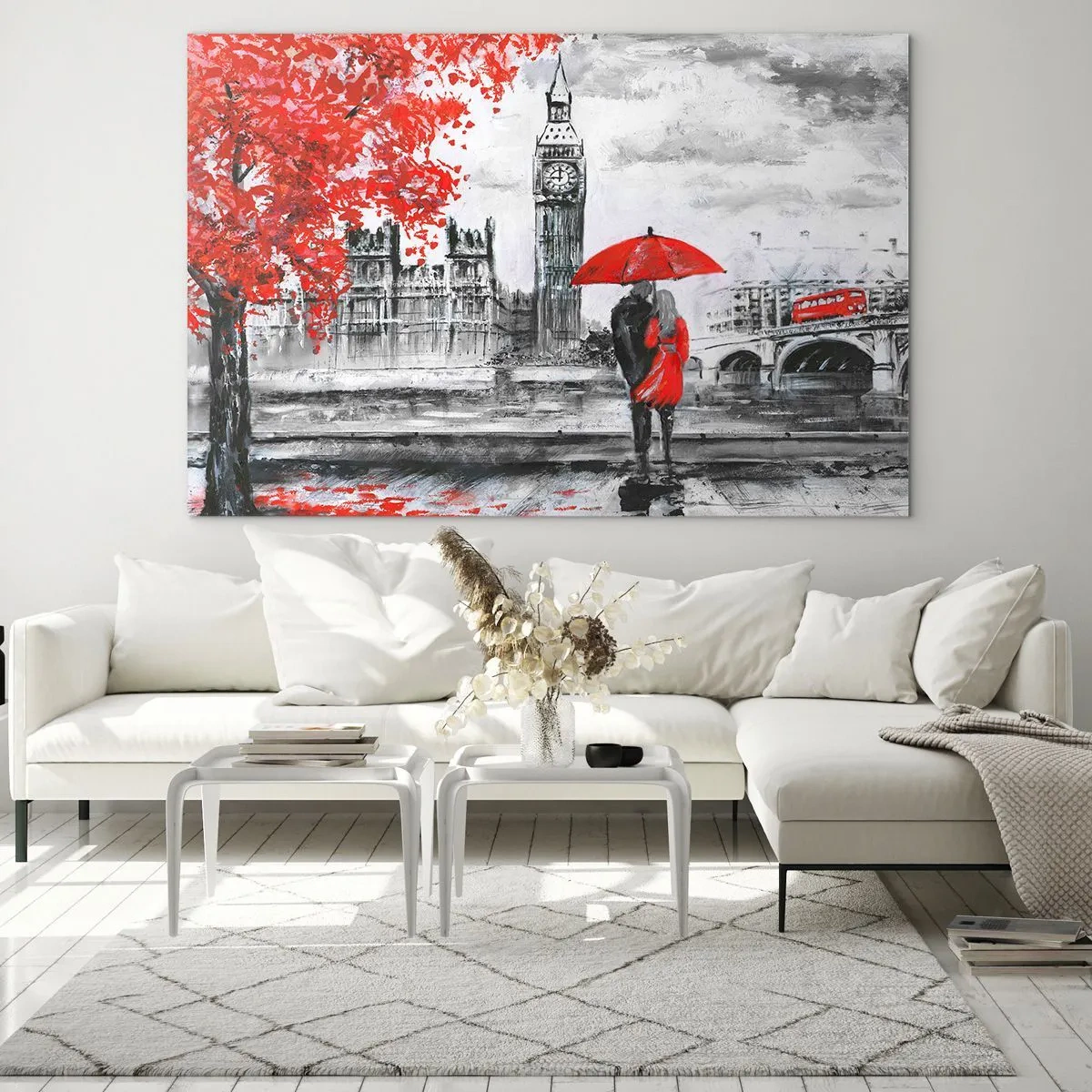 Quadro su vetro - Una coppia sotto un ombrello rosso con il Big Ben e gli alberi autunnali sullo sfondo. - 120x80cm - Innamorati a Londra - Decorazione murale moderna per soggiorno e camera da letto ARTTOR