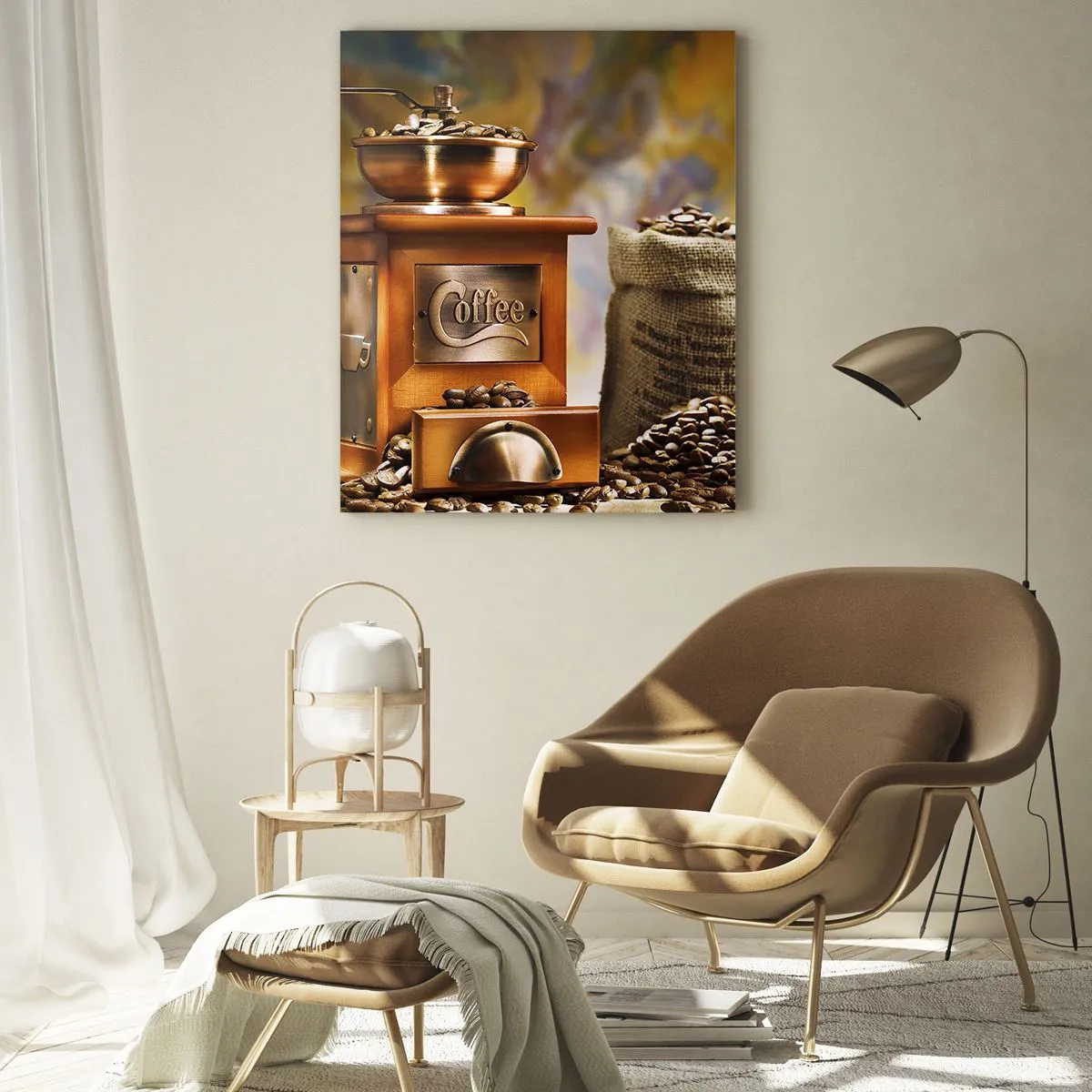 Quadro su vetro - Macinacaffè, chicchi e una tazza su un tavolo di legno - 50x70cm - Scricchiolio dei chicchi, tintinnio del macinino - Decorazione murale moderna per soggiorno e camera da letto ARTTOR