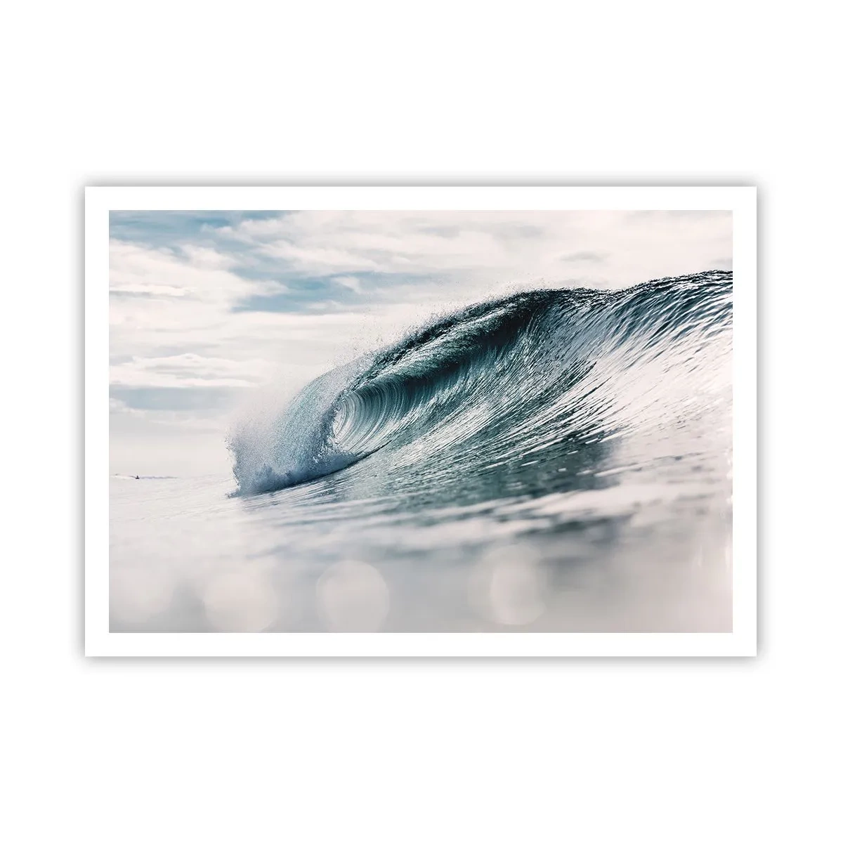 Poster - Un'onda del mare catturata in un momento dinamico contro il cielo - 100x70cm - Cima d'acqua - Decorazione murale moderna per soggiorno e camera da letto ARTTOR