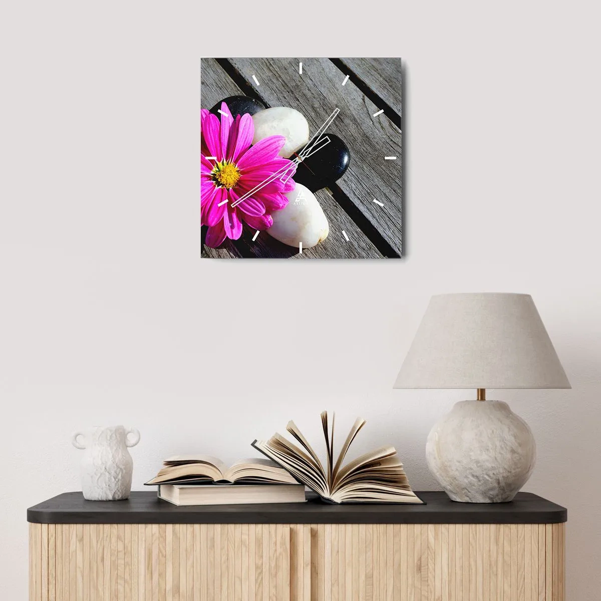 Orologio da parete - Orologio in Vetro - Fiore rosa su uno sfondo di assi di legno con pietre - 30x30cm - Riposo sul molo - Decorazione murale moderna per soggiorno e camera da letto ARTTOR