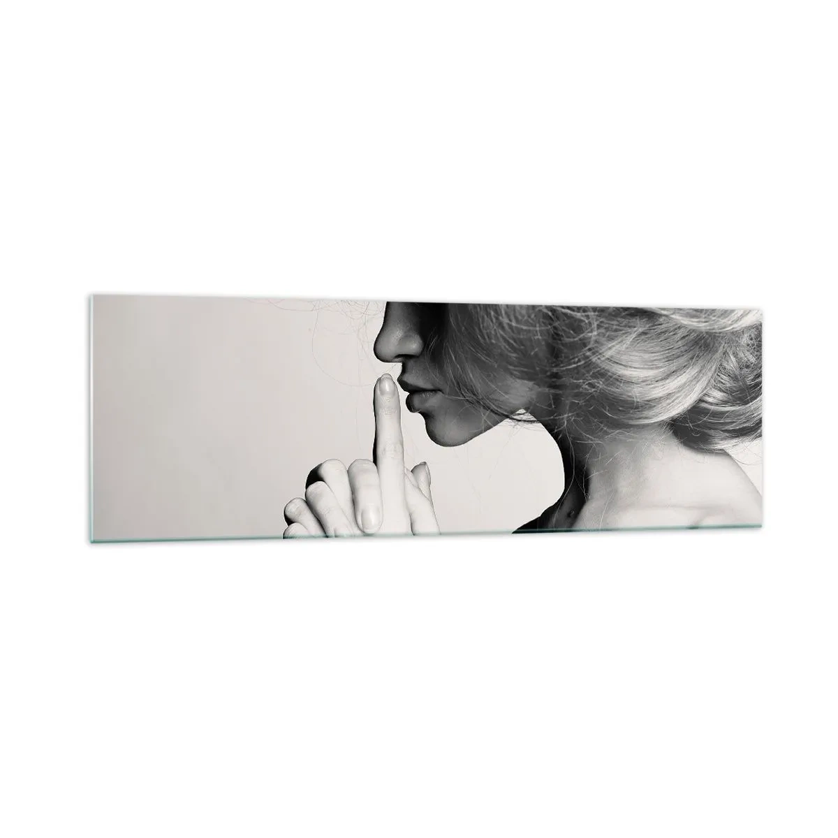 Quadro su vetro - Profilo in bianco e nero di una donna che fa un gesto di silenzio - 160x50cm - Ascoltando se stessa - Decorazione murale moderna per soggiorno e camera da letto ARTTOR