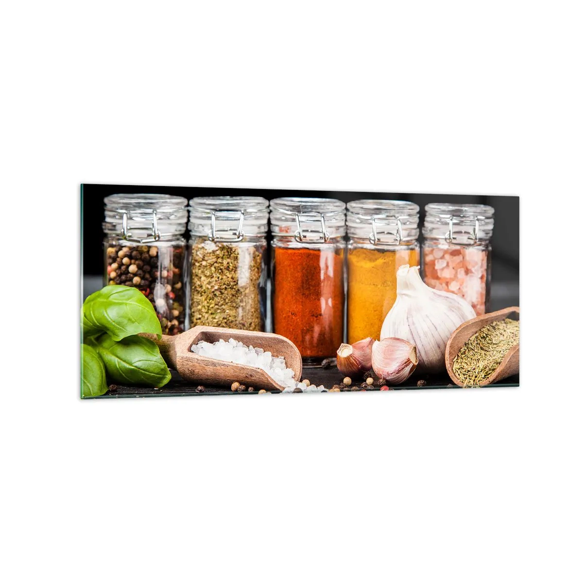 Quadro su vetro - Erbe e spezie in barattoli di vetro su sfondo scuro - 120x50cm - Perché la vita abbia sapore - Decorazione murale moderna per soggiorno e camera da letto ARTTOR