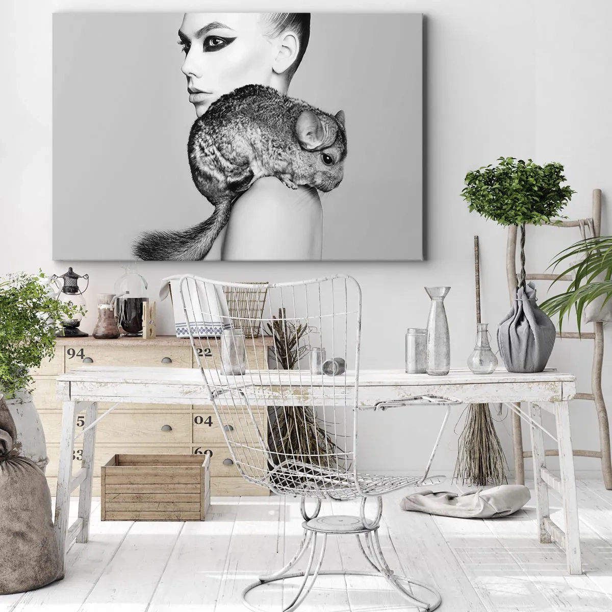 Quadro su tela - Stampe su Tela - Donna stilizzata con un cincillà in un'elegante composizione in bianco e nero - 70x50cm - Dama con il cincillà - Decorazione murale moderna per soggiorno e camera da letto ARTTOR