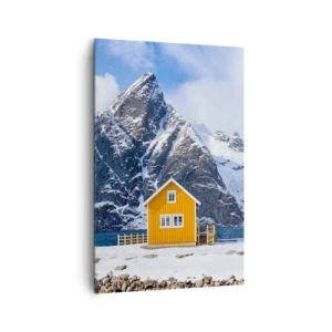Quadro su tela - Stampe su Tela - Una casa gialla sullo sfondo delle montagne innevate e del mare - 80x120cm - Vacanze scandinave - Decorazione murale moderna per soggiorno e camera da letto ARTTOR