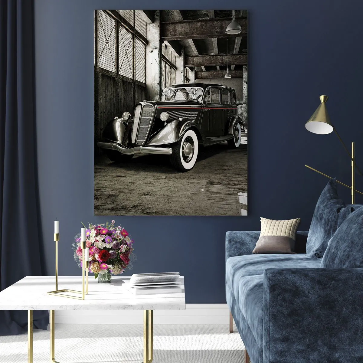Quadro su vetro - Un'auto d'epoca in un garage elegante - 50x70cm - L'eleganza eterna degli anni '30 - Decorazione murale moderna per soggiorno e camera da letto ARTTOR