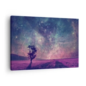 Quadro su tela - Stampe su Tela - Un albero contro un cielo stellato nei colori viola e blu - 70x50cm - Sotto un cielo magico - Decorazione murale moderna per soggiorno e camera da letto ARTTOR