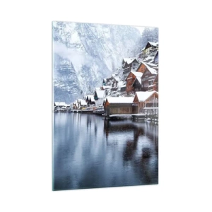 Quadro su vetro - Un villaggio di montagna in riva a un lago, ricoperto di neve in un paesaggio invernale - 50x70cm - Decorazione invernale - Decorazione murale moderna per soggiorno e camera da letto ARTTOR
