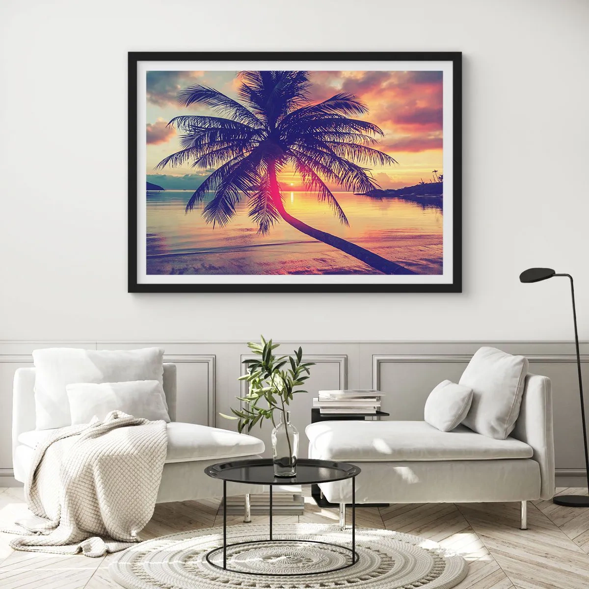 Poster in cornice nera - Tramonto con una palma su una riva tranquilla - 100x70cm - Sera sotto le palme - Decorazione murale moderna per soggiorno e camera da letto ARTTOR
