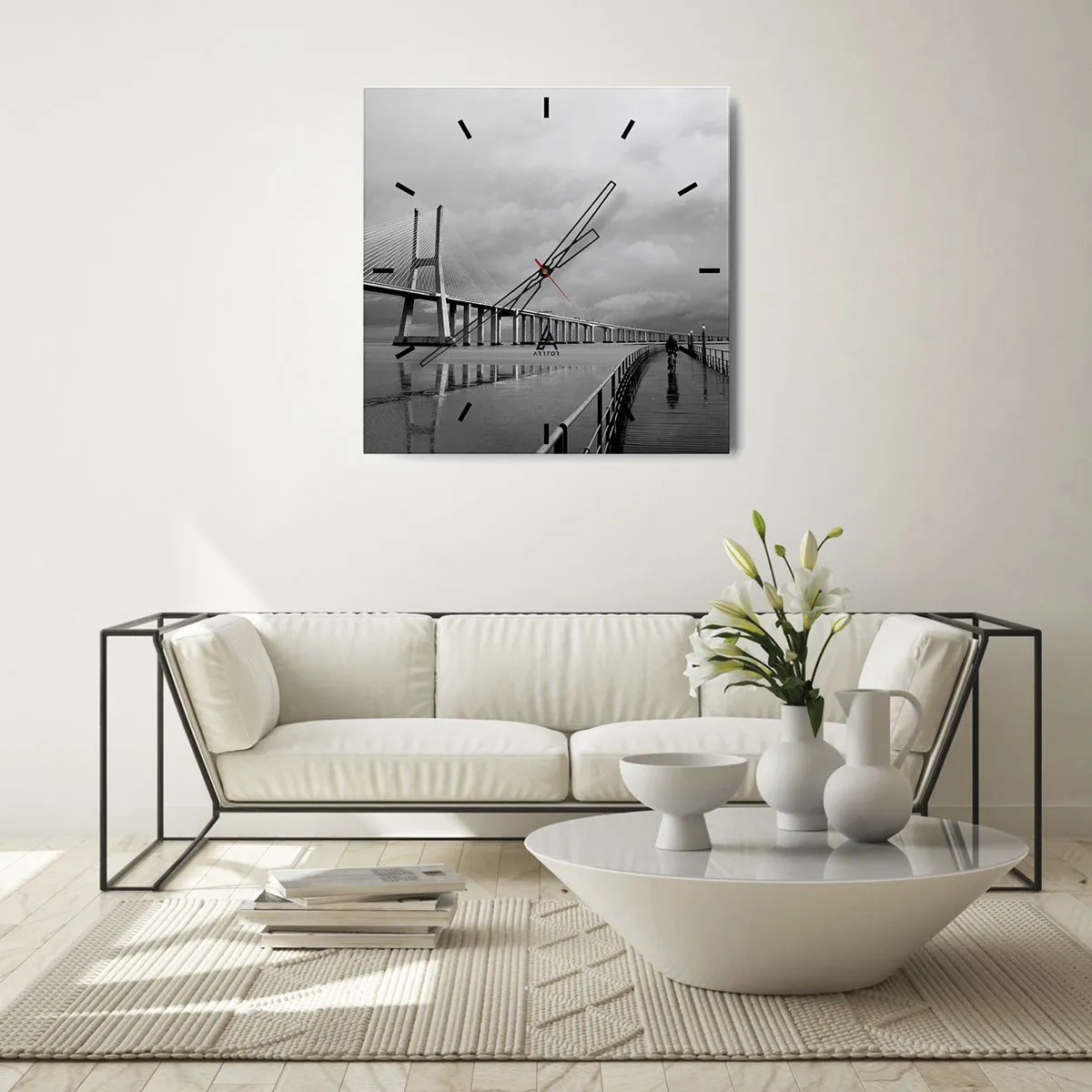 Orologio da parete - Orologio in Vetro - Un ponte sospeso sull'acqua in bianco e nero - 30x30cm - A ciascuno ciò che gli spetta - Decorazione murale moderna per soggiorno e camera da letto ARTTOR