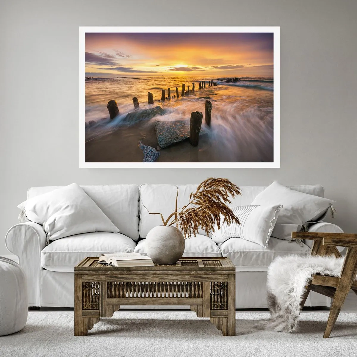 Poster - Tramonto sul mare con i resti di un vecchio molo - 100x70cm - La bellezza selvatica del Baltico - Decorazione murale moderna per soggiorno e camera da letto ARTTOR