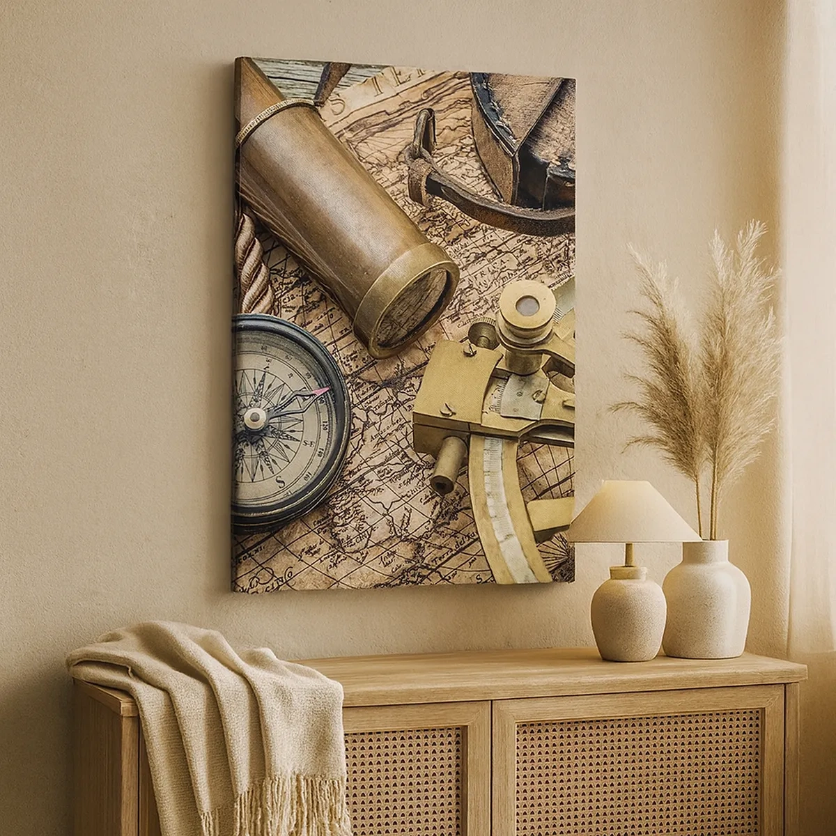 Quadro su tela - Stampe su Tela - Una bussola, un sestante e un telescopio sullo sfondo di una vecchia mappa e di una corda nautica. - 50x70cm - Traccia la rotta - Decorazione murale moderna per soggiorno e camera da letto ARTTOR