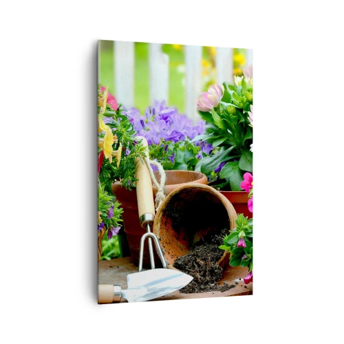 Quadro su tela - Stampe su Tela - Fiori colorati in vasi con attrezzi da giardinaggio sul tavolo - 80x120cm - Il giardino di Sofia - Decorazione murale moderna per soggiorno e camera da letto ARTTOR
