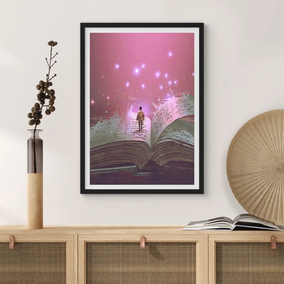Poster in cornice nera - Una figura in un ambiente magico in piedi su un libro aperto - 50x70cm - Invito ad un altro mondo: leggi! - Decorazione murale moderna per soggiorno e camera da letto ARTTOR