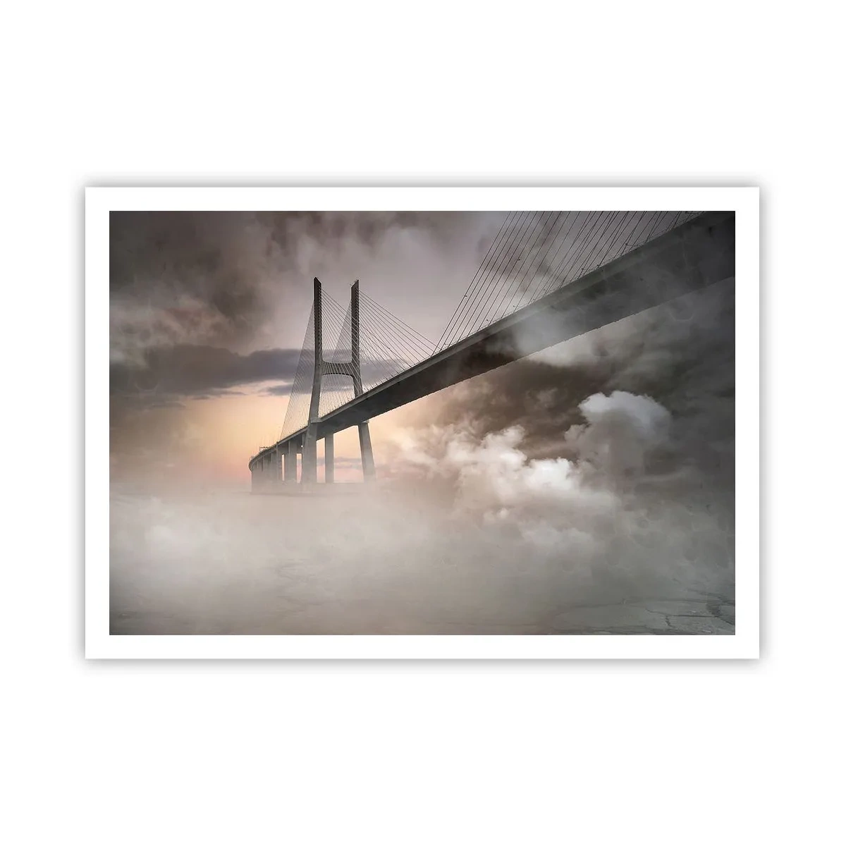 Poster - Un ponte sopra un fiume circondato dalla nebbia al mattino - 100x70cm - Sul fiume che non c'è - Decorazione murale moderna per soggiorno e camera da letto ARTTOR