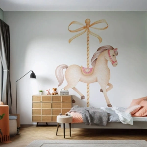Fotomurali Premium Sand - Un cavallo da giostra luminoso con un fiocco su uno sfondo bianco - 100x70cm - Trotto aggraziato - Decorazione murale moderna per soggiorno e camera da letto ARTTOR