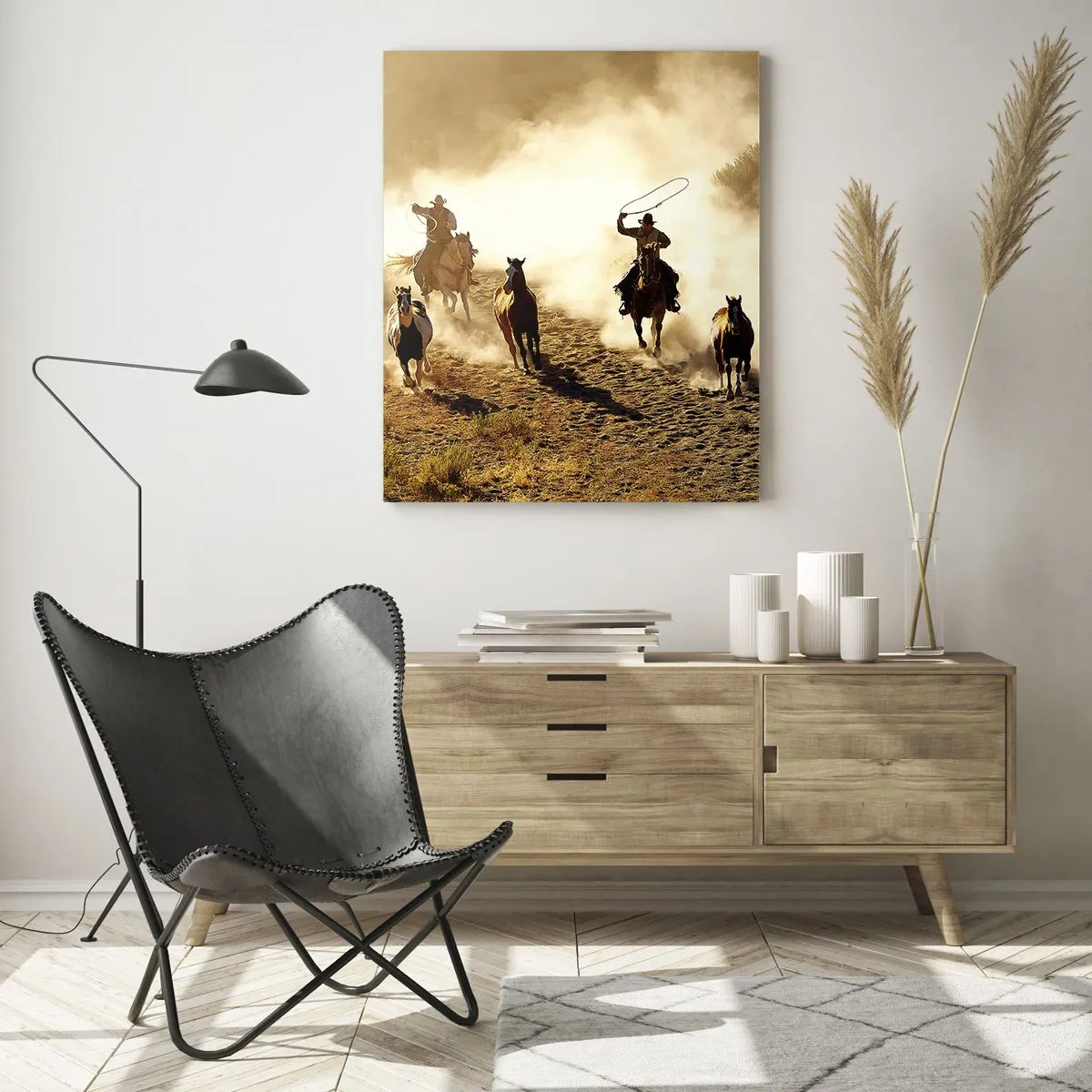 Quadro su vetro - Cowboy a cavallo in azione nel terreno desertico - 70x100cm - Il vero Far West - Decorazione murale moderna per soggiorno e camera da letto ARTTOR