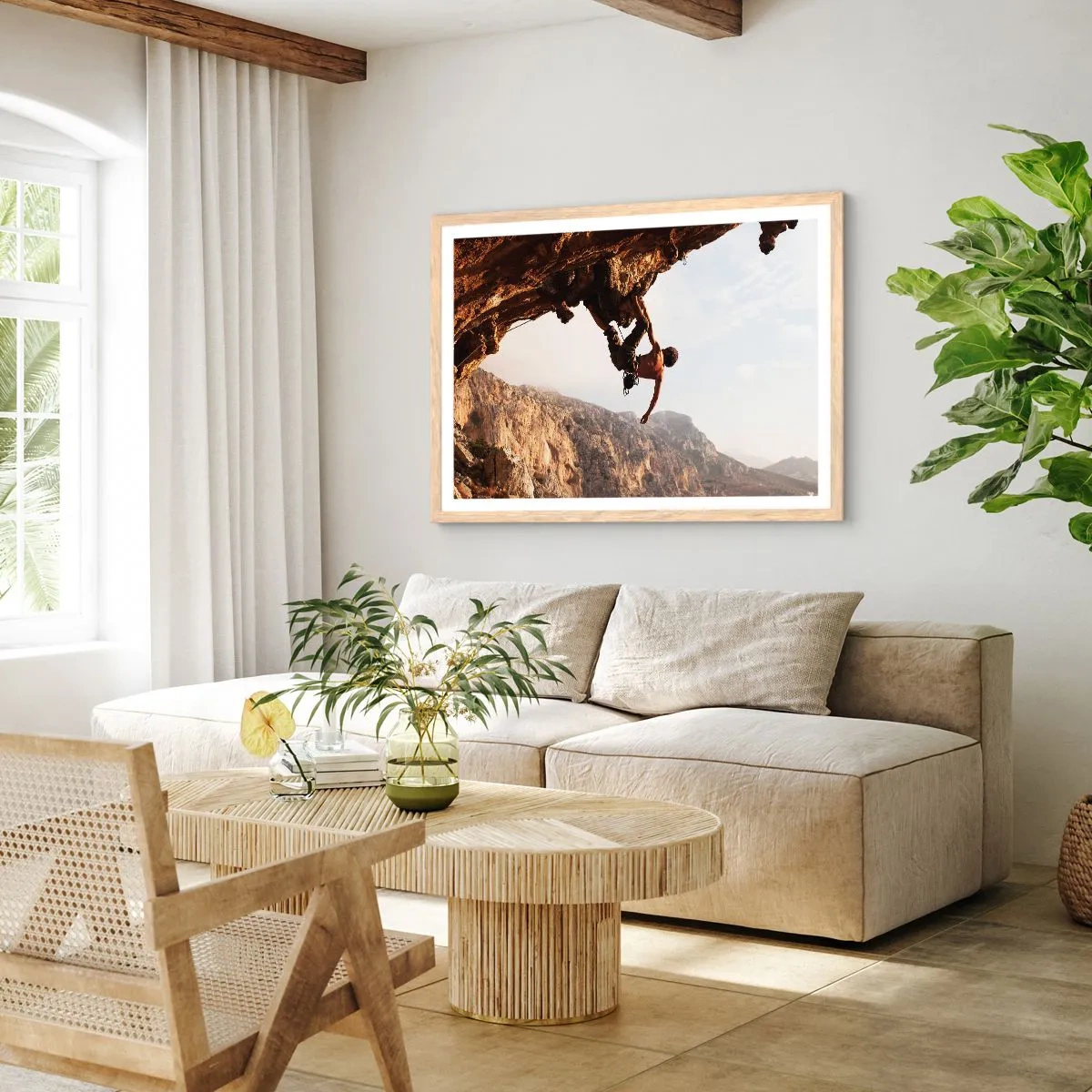 Poster in cornice rovere chiaro - Il mondo ristretto in una mano sul bordo del masso - 70x50 cm
