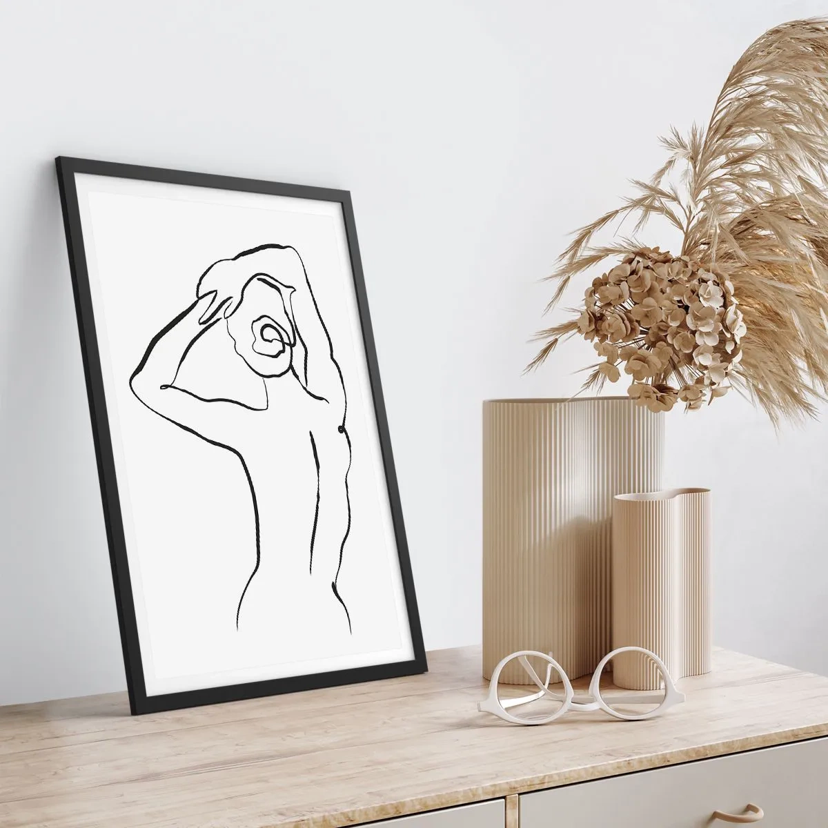 Poster in cornice nera - Silhouette minimalista di una donna con le braccia sopra la testa - 50x70cm - Nudo mattutino - Decorazione murale moderna per soggiorno e camera da letto ARTTOR