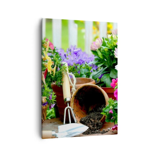 Quadro su tela - Stampe su Tela - Fiori colorati in vasi con attrezzi da giardinaggio sul tavolo - 50x70cm - Il giardino di Sofia - Decorazione murale moderna per soggiorno e camera da letto ARTTOR