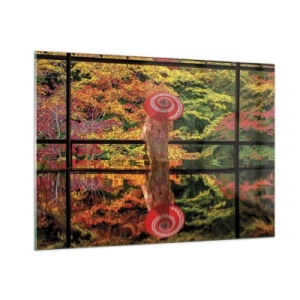 Quadro su vetro - Una donna in kimono con un ombrello sullo sfondo di un paesaggio autunnale, riflessa nell'acqua. - 100x70cm - Nel tempio della natura - Decorazione murale moderna per soggiorno e camera da letto ARTTOR