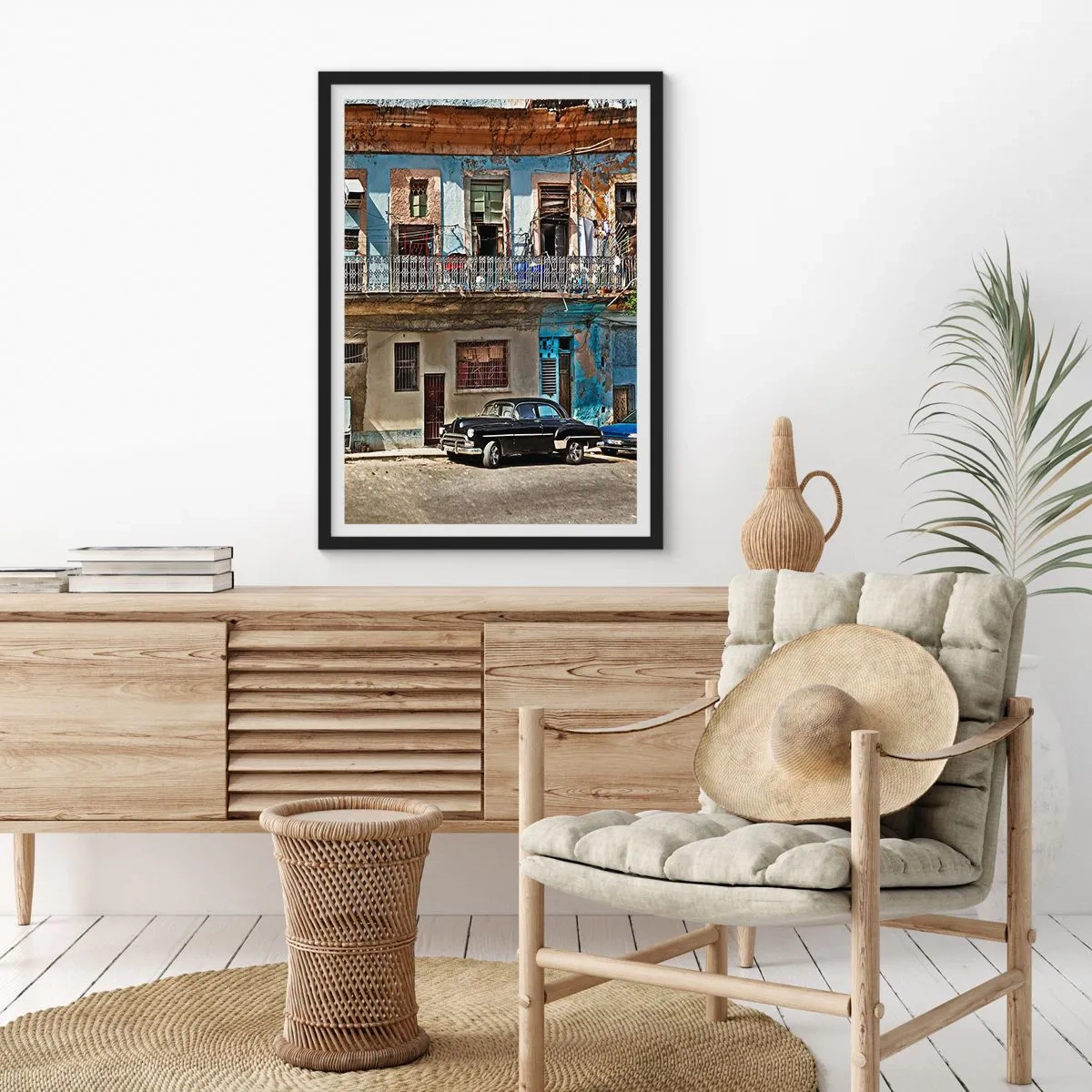 Poster in cornice nera - Una vecchia casa popolare con un'auto d'epoca - 50x70cm - Atmosfera dell'Avana - Decorazione murale moderna per soggiorno e camera da letto ARTTOR