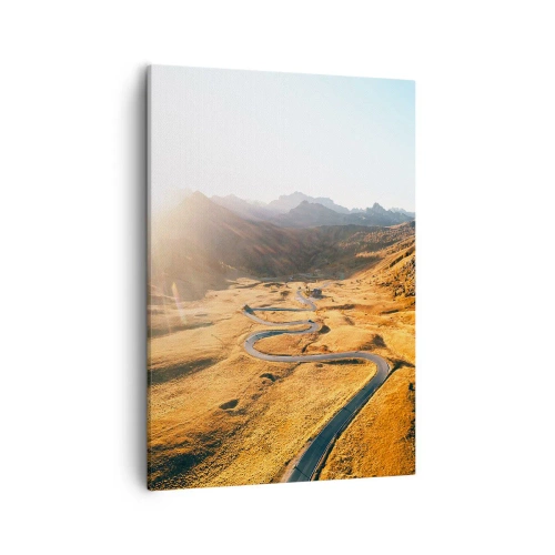 Quadro su tela - Stampe su Tela - Una strada tortuosa tra le montagne illuminata dal sole al tramonto - 50x70cm - Nella valle dorata - Decorazione murale moderna per soggiorno e camera da letto ARTTOR