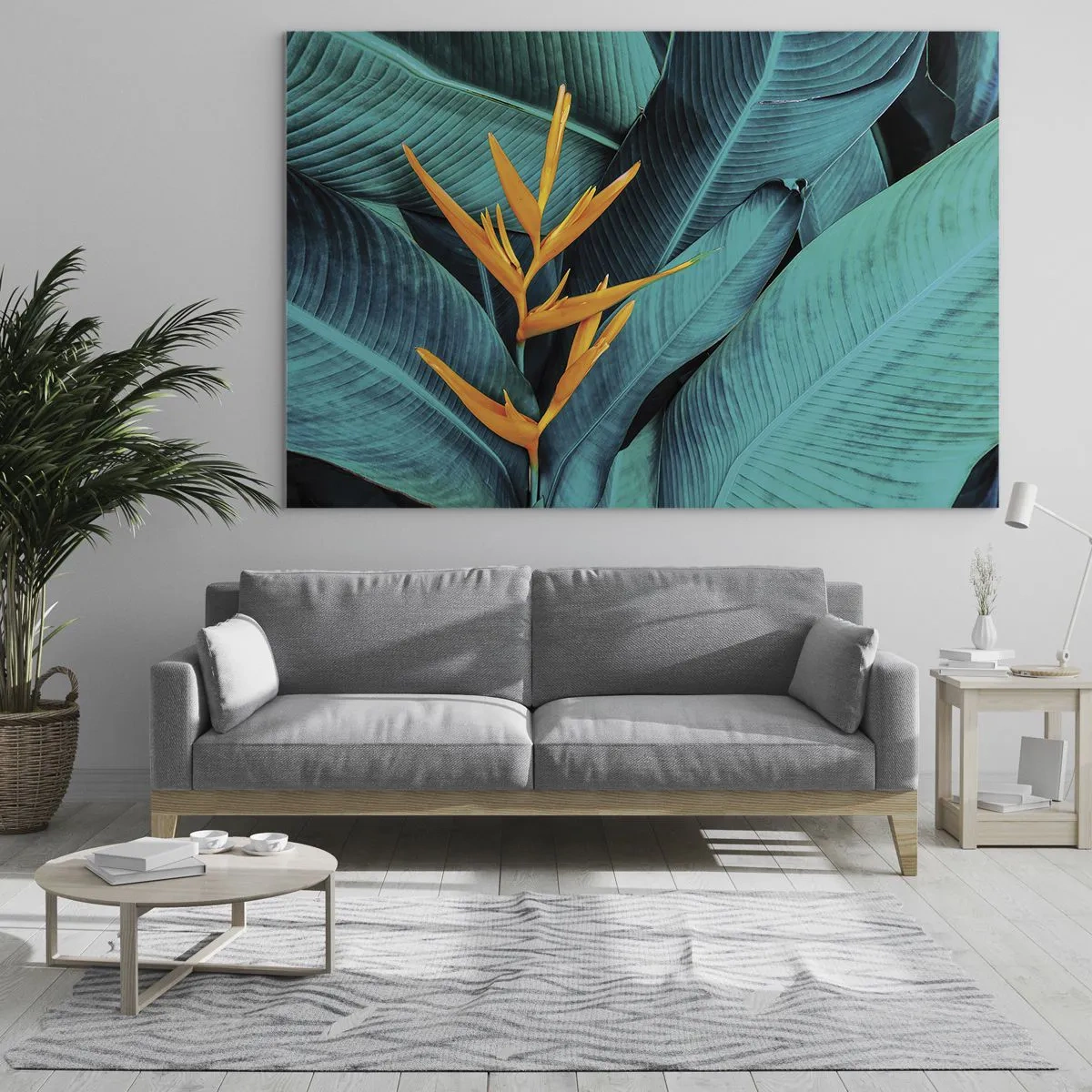 Quadro su vetro - Un fiore esotico su uno sfondo di grandi foglie verdi. - 70x50cm - Il fiore dell'Eden - Decorazione murale moderna per soggiorno e camera da letto ARTTOR