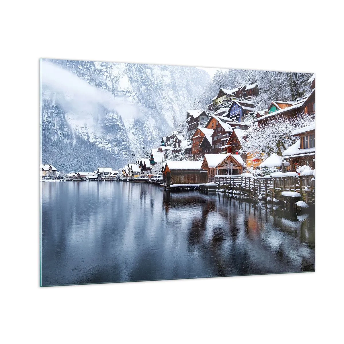 Quadro su vetro - Un villaggio di montagna in riva a un lago, ricoperto di neve in un paesaggio invernale - 100x70cm - Decorazione invernale - Decorazione murale moderna per soggiorno e camera da letto ARTTOR