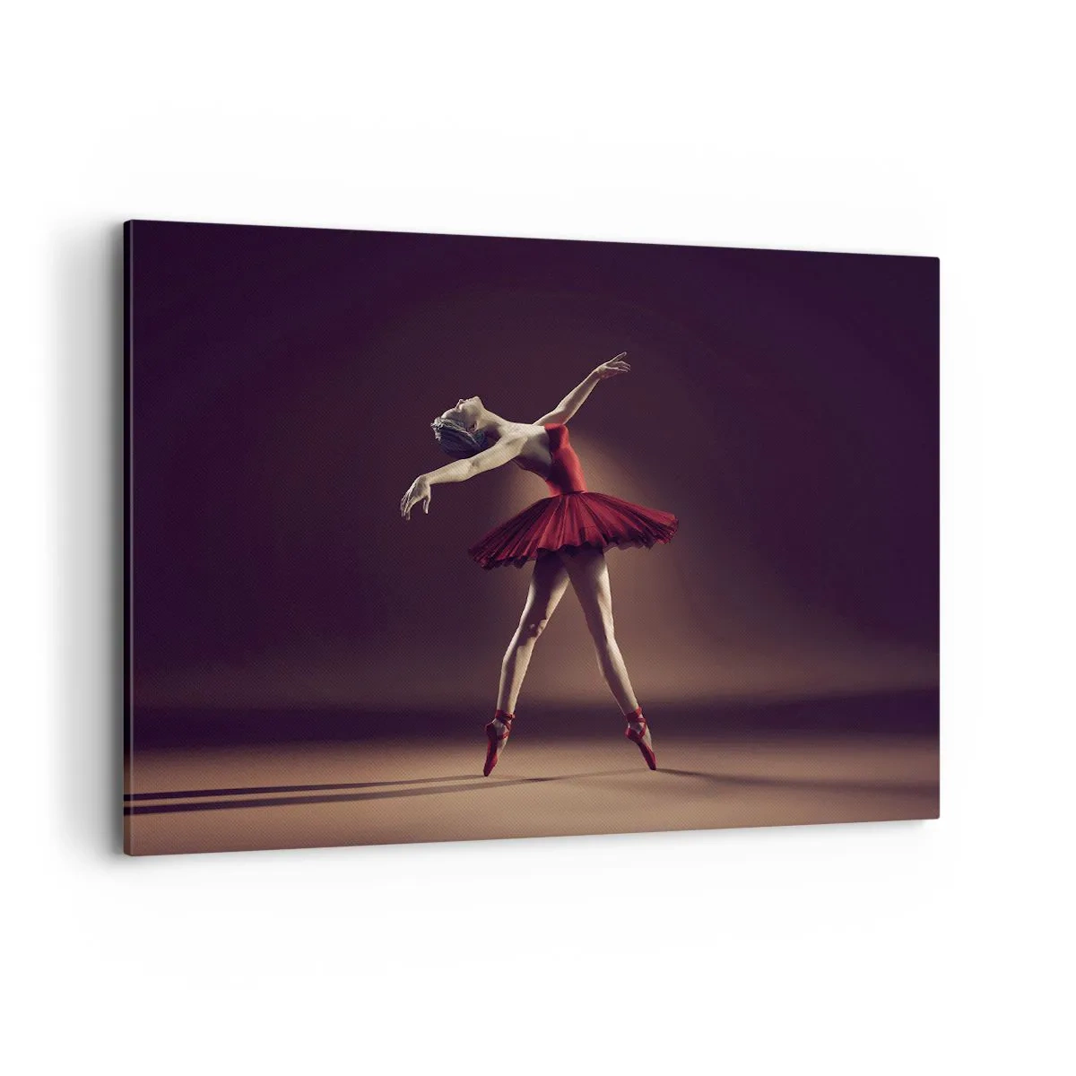 Quadro su tela - Stampe su Tela - Una ballerina in abito rosso sullo sfondo di un palco - 100x70cm - Prima ballerina - Decorazione murale moderna per soggiorno e camera da letto ARTTOR