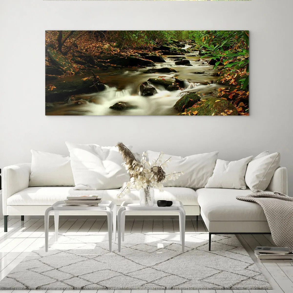 Quadro su vetro - Un ruscello nella foresta che scorre tra le pietre circondato dal verde - 120x50cm - Come argento liquido - Decorazione murale moderna per soggiorno e camera da letto ARTTOR