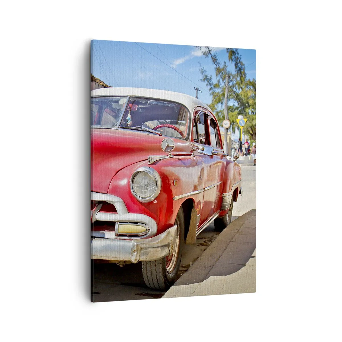 Quadro su tela - Stampe su Tela - Un'auto classica rossa parcheggiata sulla strada in una giornata di sole - 50x70cm - Ancora solamente a Cuba - Decorazione murale moderna per soggiorno e camera da letto ARTTOR