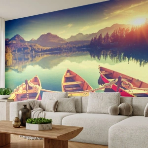 Fotomurali Premium Sand - Barche su un tranquillo lago di montagna al tramonto - 100x70cm - Vivere secondo le sue leggi - Decorazione murale moderna per soggiorno e camera da letto ARTTOR