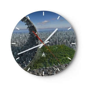 Orologio da parete - Orologio in Vetro - Una città futuristica con una struttura spezzata e vegetazione sullo sfondo. - 30x30cm - La natura è eterna - Decorazione murale moderna per soggiorno, cucina e camera da letto ARTTOR