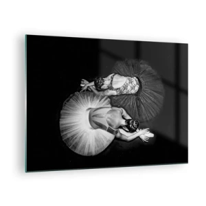 Quadro su vetro - Due ballerine in posa di riposo indossando tutù bianchi e neri - 70x50cm - Yin e yang -  equilibrio ideale - Decorazione murale moderna per soggiorno e camera da letto ARTTOR