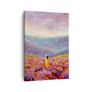 Quadro su tela - Stampe su Tela - Una donna con un cappello cammina in un campo di lavanda. - 50x70cm - Nel mondo di lavanda - Decorazione murale moderna per soggiorno e camera da letto ARTTOR