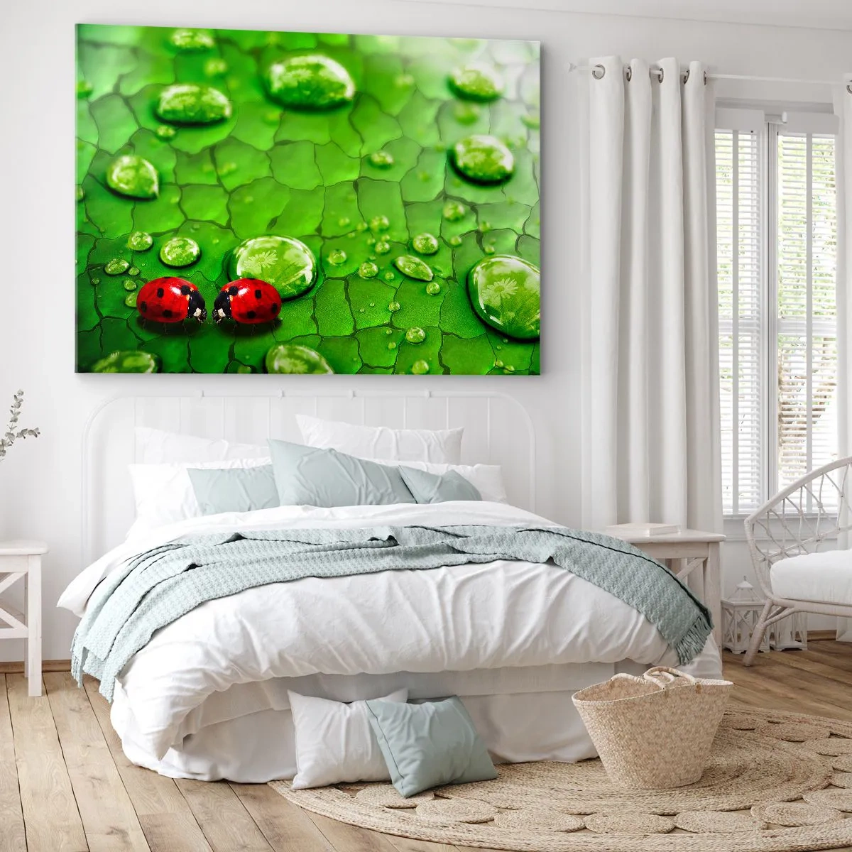 Quadro su tela - Stampe su Tela - Due coccinelle su una foglia con gocce d'acqua in macrofotografia - 70x50cm - Incontro in verde - Decorazione murale moderna per soggiorno e camera da letto ARTTOR
