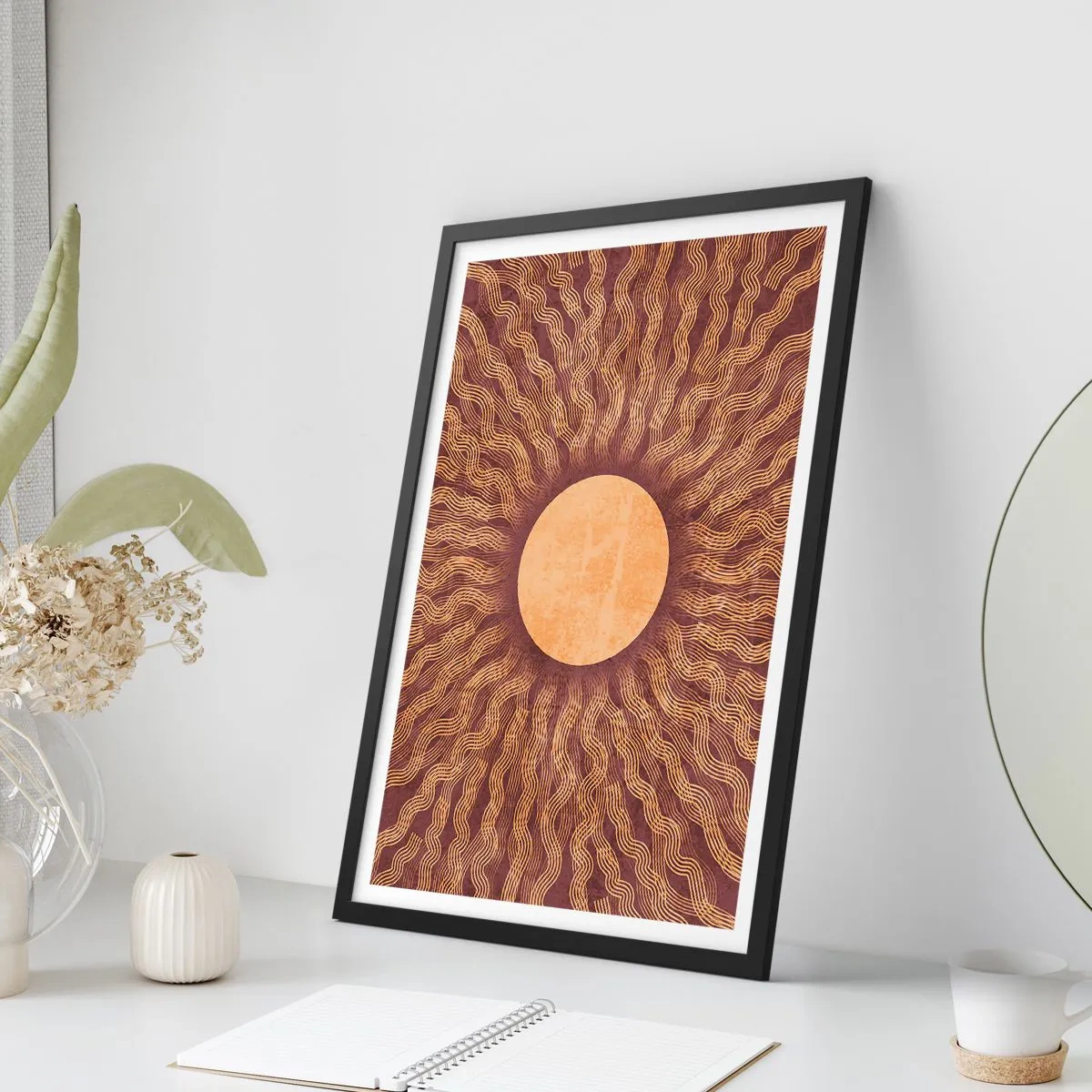 Poster in cornice nera - Sole stilizzato con raggi nei toni dell'oro e del marrone - 50x70cm - L'icona del sole - Decorazione murale moderna per soggiorno e camera da letto ARTTOR