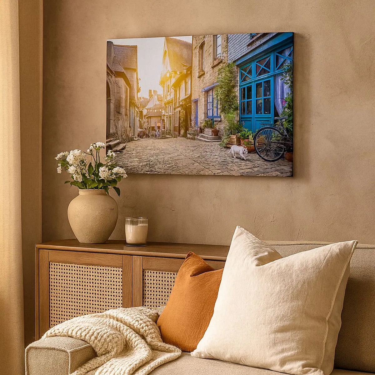 Quadro su tela - Stampe su Tela - Una strada affascinante con pavimentazione in pietra esposta alla luce del sole - 70x50cm - Lo spirito bianco della cittadina - Decorazione murale moderna per soggiorno e camera da letto ARTTOR