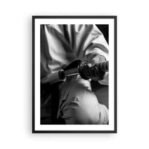 Poster in cornice nera - Samurai con spada in una fotografia in bianco e nero - 50x70cm - L'anima del guerriero - Decorazione murale moderna per soggiorno e camera da letto ARTTOR