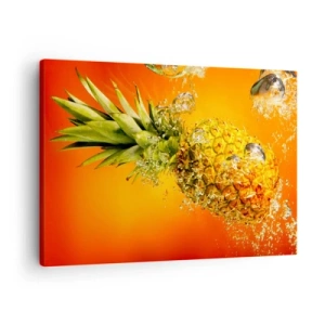 Quadro su tela - Stampe su Tela - Un ananas immerso nell'acqua su uno sfondo sfumato arancione. - 70x50cm - Succosa freschezza tropicale - Decorazione murale moderna per soggiorno e camera da letto ARTTOR