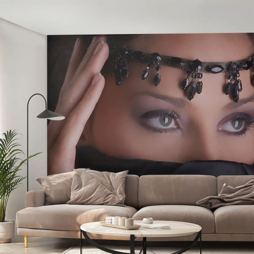 Fotomurali Premium Canvas - Misteriosa tentatrice d'oriente - Donna, Occhi, Cultura - 200x140 cm