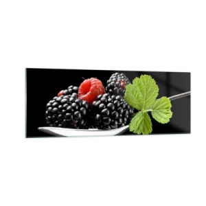 Quadro su vetro - More e lamponi su un cucchiaio con una foglia su uno sfondo nero - 140x50cm - I sapori della freschezza - Decorazione murale moderna per soggiorno e camera da letto ARTTOR