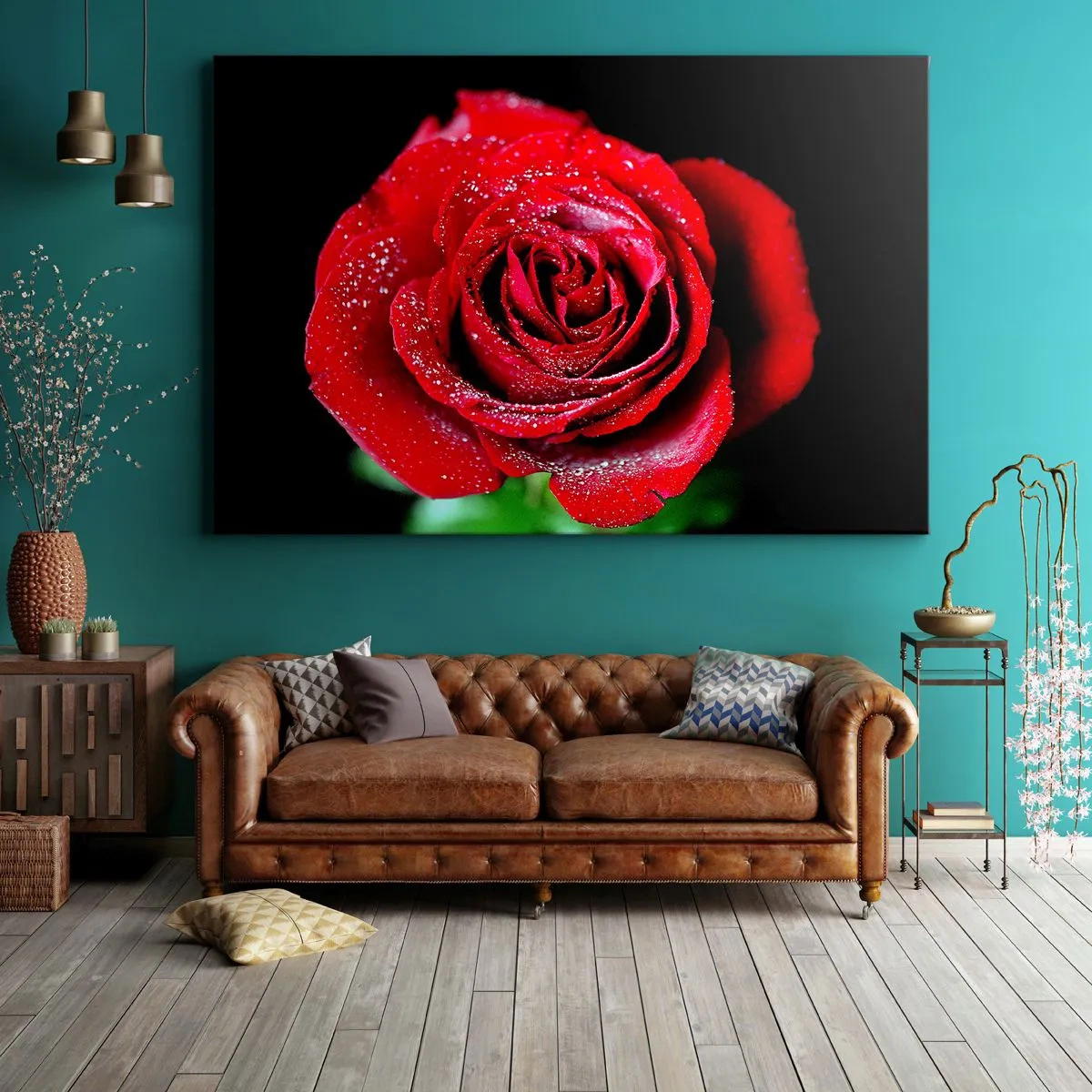 Quadro su tela - Stampe su Tela - Una rosa rossa ricoperta di gocce di rugiada su uno sfondo nero. - 70x50cm - Ecco l'amore - Decorazione murale moderna per soggiorno e camera da letto ARTTOR