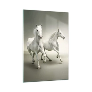 Quadro su vetro - Due cavalli bianchi che corrono su uno sfondo chiaro - 50x70cm - White power! - Decorazione murale moderna per soggiorno e camera da letto ARTTOR