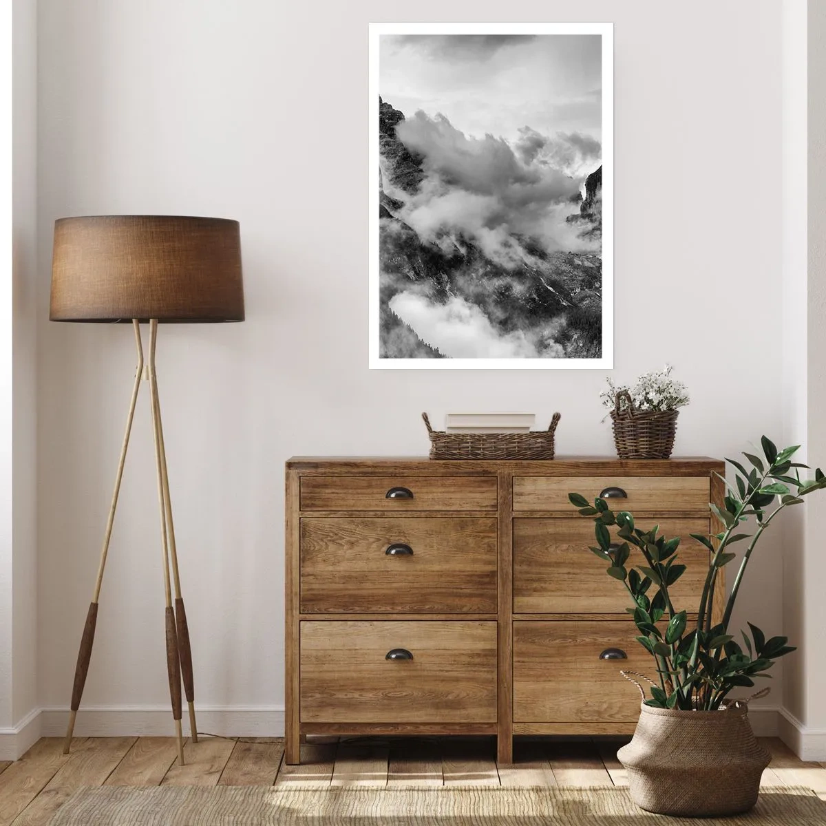 Poster - Paesaggio montano in bianco e nero con nuvole - 50x70cm - Belli e terribili - Decorazione murale moderna per soggiorno e camera da letto ARTTOR