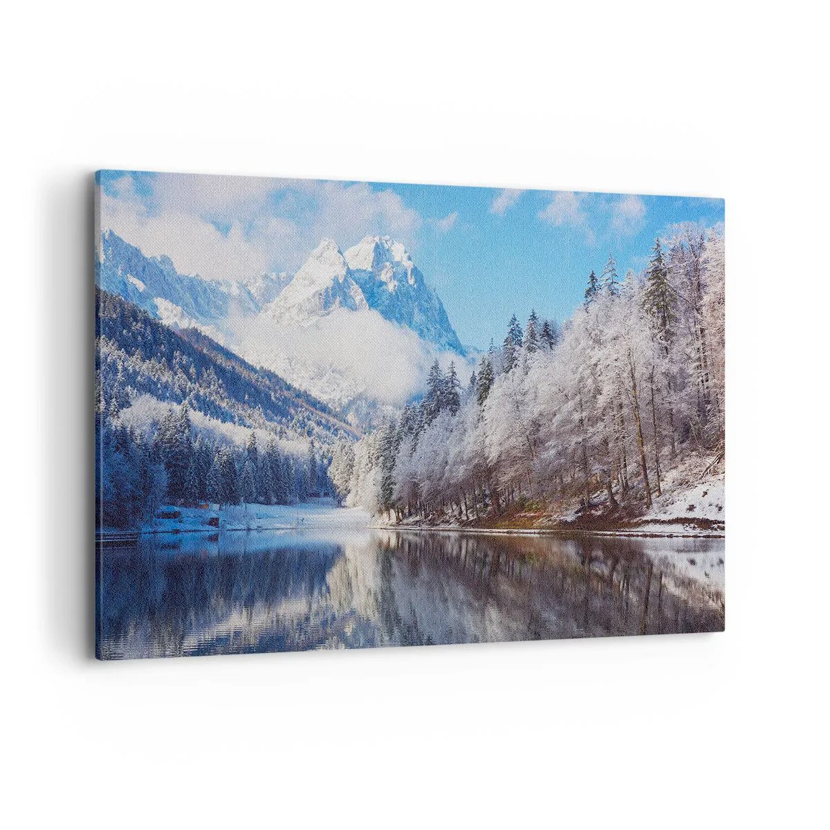 Quadro su tela - Stampe su Tela - Paesaggio montano invernale con alberi innevati e un lago - 120x80cm - Il custode innevato - Decorazione murale moderna per soggiorno e camera da letto ARTTOR