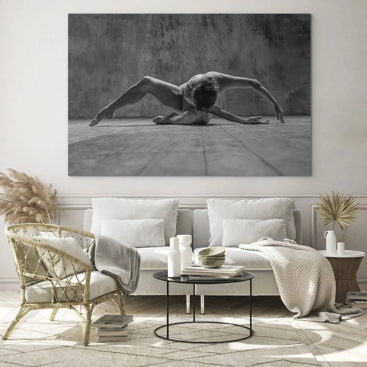 Quadro su vetro - Ballerina in posa sul pavimento - 120x80cm - Simmetria ritrovata - Decorazione murale moderna per soggiorno e camera da letto ARTTOR