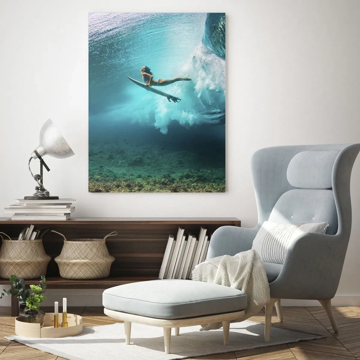 Quadro su vetro - Surfista sotto un'onda nell'acqua blu dell'oceano - 80x120cm - Mondo subacqueo - Decorazione murale moderna per soggiorno e camera da letto ARTTOR