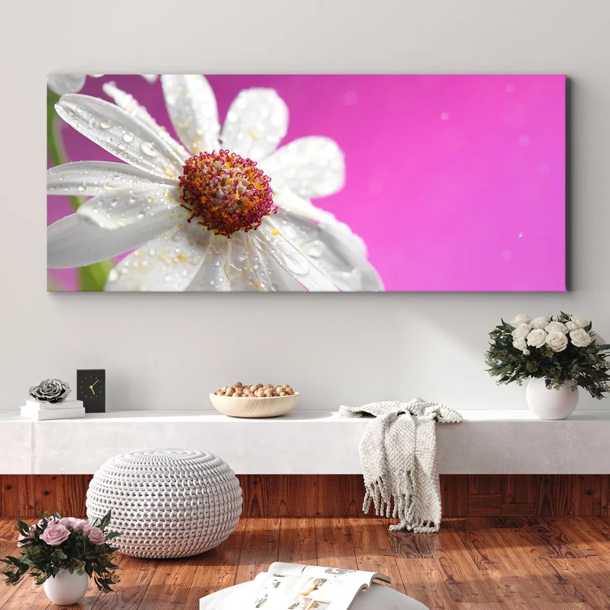 Quadro su tela - Stampe su Tela - Una margherita bianca ricoperta di gocce d'acqua su uno sfondo rosa - 120x50cm - Modesto nella sua bellezza - Decorazione murale moderna per soggiorno e camera da letto ARTTOR